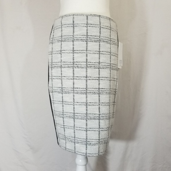 Calvin Klein Dresses & Skirts - Calvin Klein NWT ivory tweed pencil skirt size 4